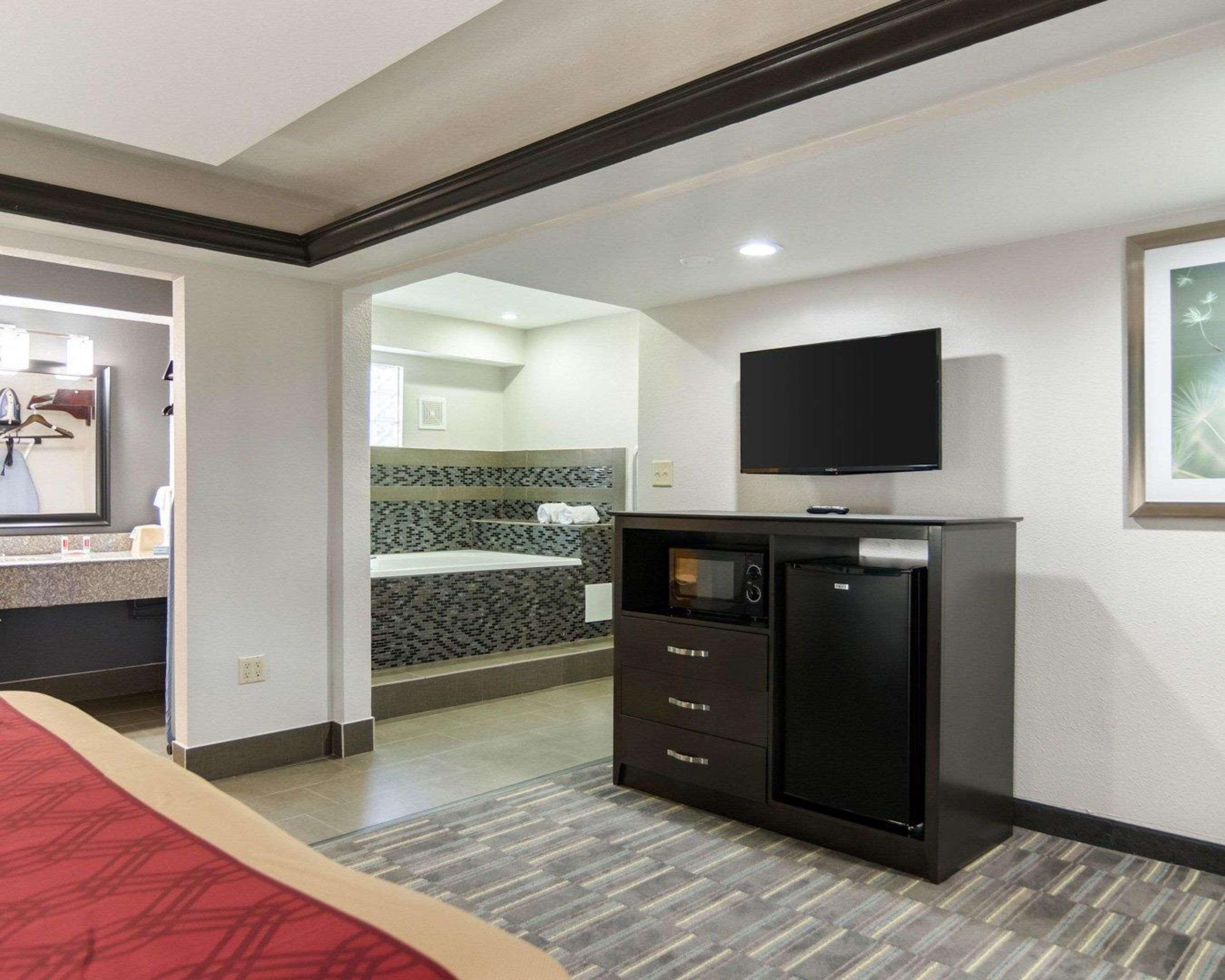Homestay Inn & Suites Расселлвилл Экстерьер фото
