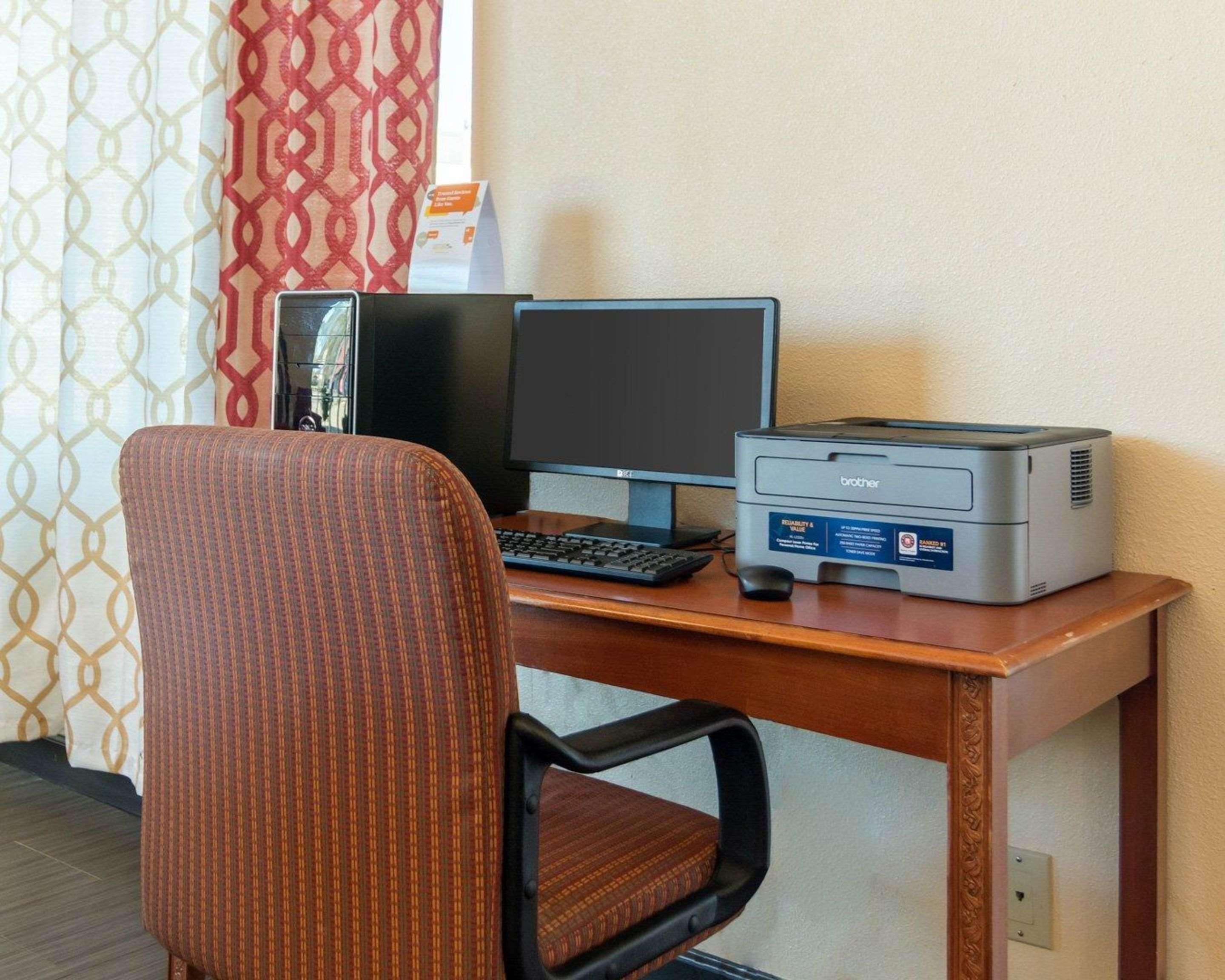 Homestay Inn & Suites Расселлвилл Экстерьер фото