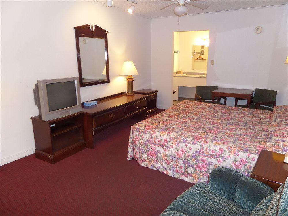 Homestay Inn & Suites Расселлвилл Экстерьер фото