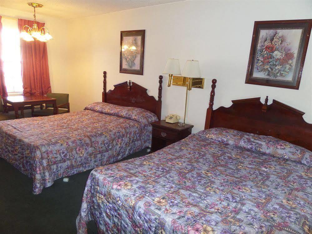 Homestay Inn & Suites Расселлвилл Экстерьер фото